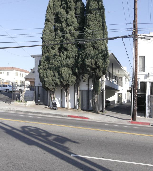 2517 W Temple St in Los Angeles, CA - Building Photo