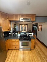 327 56th St in Des Moines, IA - Building Photo