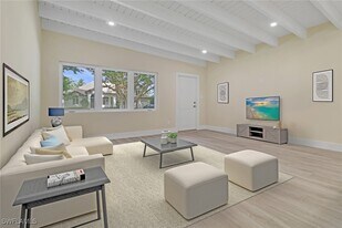 5150 Sand Dollar Ln in Naples, FL - Building Photo