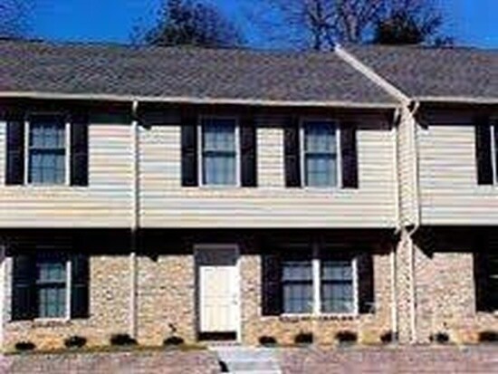 2004 Wards Ferry Rd in Lynchburg, VA - Building Photo