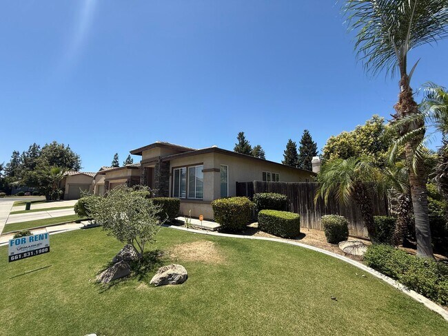 9502 Stonewall Ln in Bakersfield, CA - Building Photo - Building Photo
