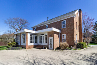 559 Wadsworth Rd in Medina, OH - Building Photo - Building Photo