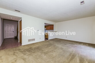 6372 Nightwind Ct in Dayton, OH - Building Photo - Building Photo