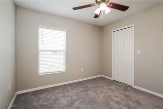 1238 NE 40th Terrace in Cape Coral, FL - Foto de edificio - Building Photo