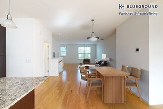 998 Stewart Ave in Garden City, NY - Building Photo - Building Photo