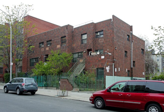 Plaza Borinquen Townhomes in Bronx, NY - Foto de edificio - Building Photo