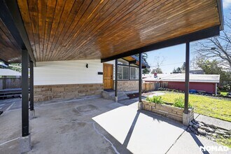 6552 38th Ave NE in Seattle, WA - Building Photo - Building Photo