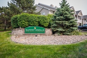 Summit Knolls Apartments and Townhomes in Webster, NY - Building Photo - Building Photo