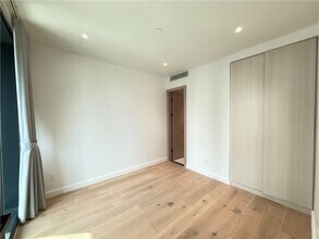 42-62 Hunter St in Queens, NY - Building Photo - Building Photo