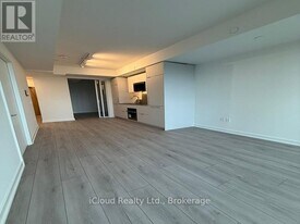 1 Fairview Rd E in Mississauga, ON - Building Photo