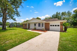 736 Foxbriar Cove in Jacksonville, FL - Building Photo - Building Photo