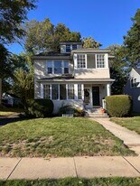 154 Edgemere Ave, Unit 154 Edgemere Ave in West Hartford, CT - Building Photo