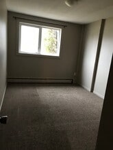 2945 Avonhurst Dr in Regina, SK - Building Photo - Building Photo