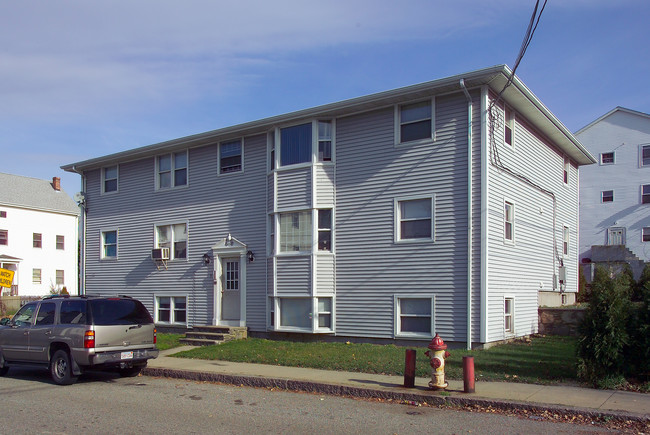 9 Meadow St in Fall River, MA - Building Photo - Building Photo