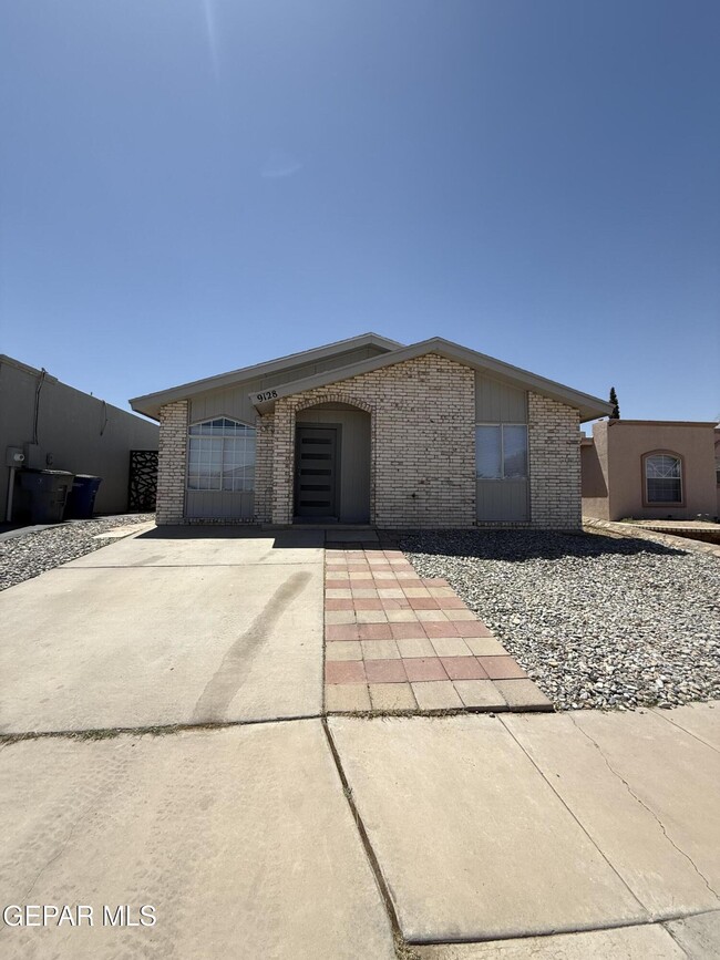 property at 9128 Bur Oak Cir