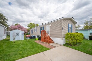 183 Flicker St in Rochester Hills, MI - Building Photo
