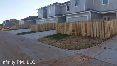 1125 Newcastle Dr in Weatherford, TX - Building Photo - Building Photo