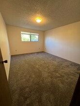 2139 N Eldorado Ave in Klamath Falls, OR - Building Photo - Building Photo