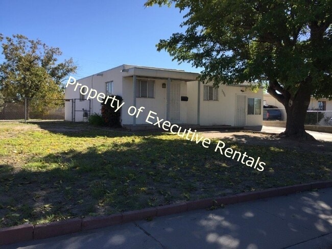 property at 2324 E Idaho Ave