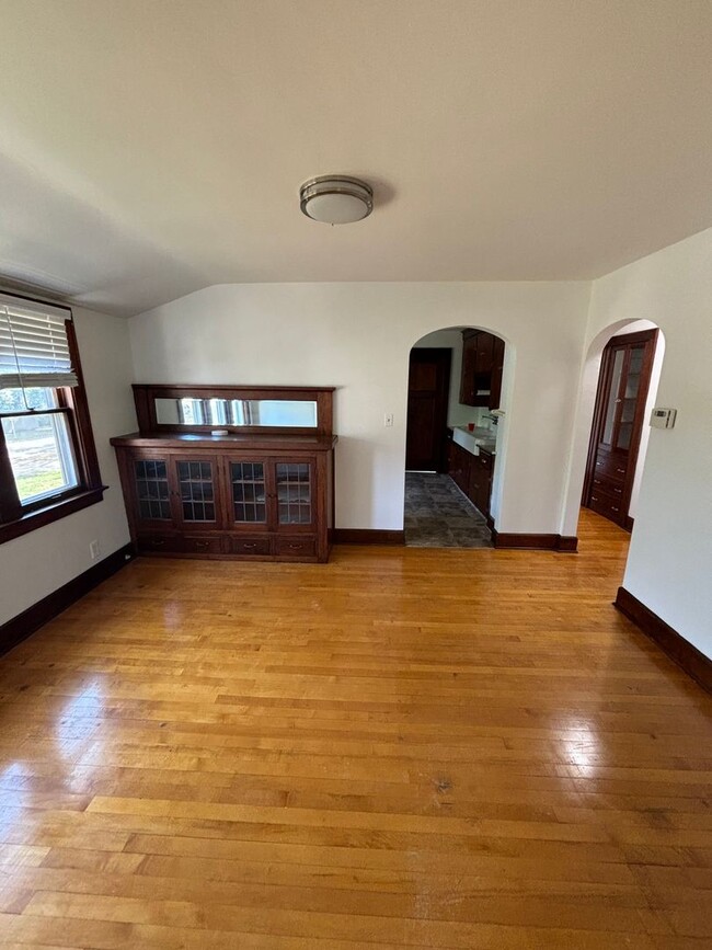 property at 3211 W Fairmount Ave