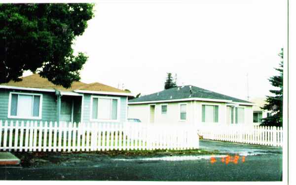 45 Charles St in Cotati, CA - Foto de edificio