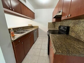 11592 NW 43rd Ct in Coral Springs, FL - Building Photo - Building Photo