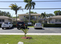 Country Club Villas in Miami Shores, FL - Foto de edificio - Building Photo