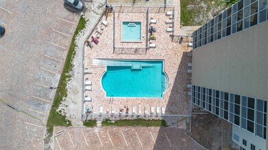 5900 Bonita Beach Rd SW in Bonita Springs, FL - Building Photo - Building Photo