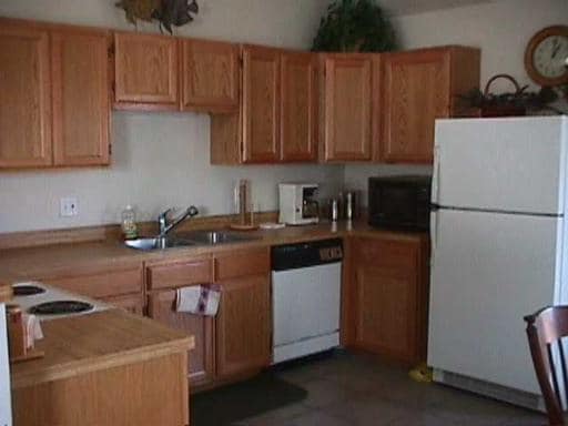 174 Lakeshore Ln in Bandera, TX - Foto de edificio - Building Photo