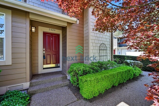 property at 1929 12th Ct NE