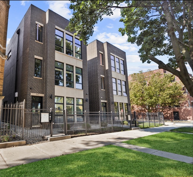 property at 4402 S Prairie Ave