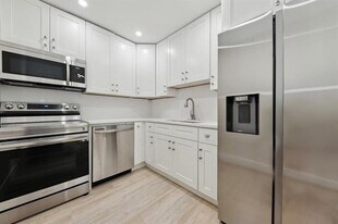 6491 Bay Club Dr in Fort Lauderdale, FL - Building Photo