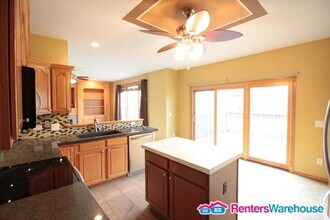 6874 Dakota Dr in West Des Moines, IA - Building Photo - Building Photo