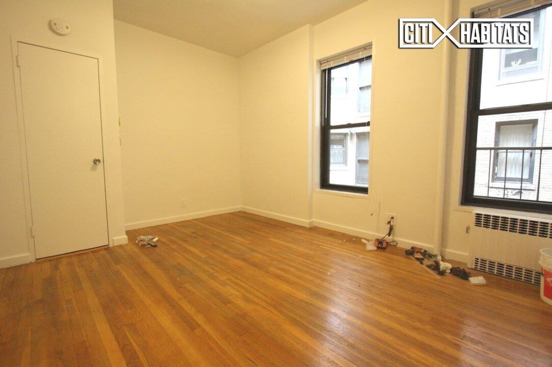 339 E 57TH St-Unit -2D in New York, NY - Building Photo