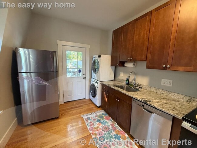 7 Leyden Ave in Medford, MA - Foto de edificio - Building Photo