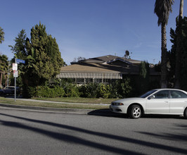 12420 Archwood St in North Hollywood, CA - Foto de edificio - Building Photo