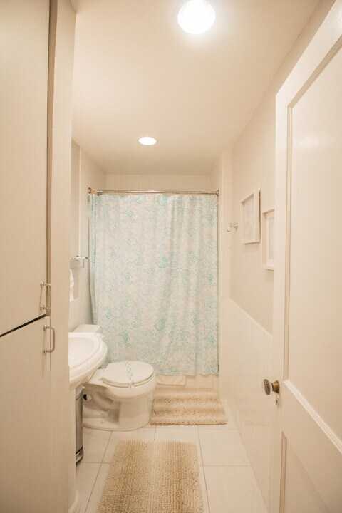 1249 Beacon St, Unit 4BB in Brookline, MA - Building Photo