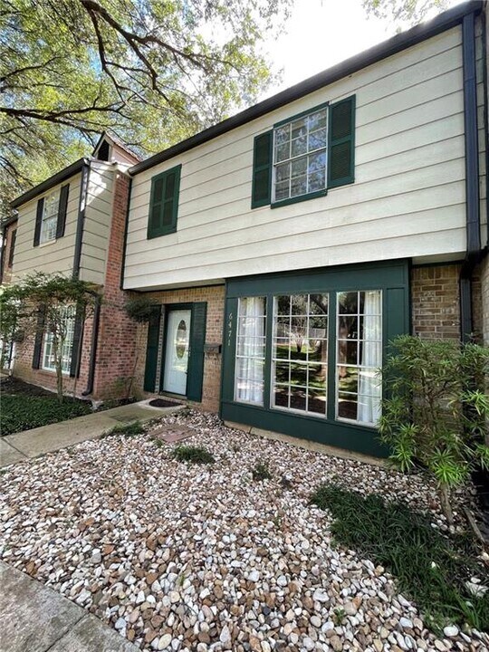 6471 Hart Ln in Austin, TX - Building Photo