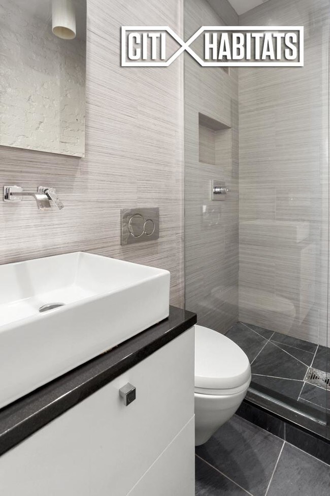 57 Thompson St-Unit -2CD in New York, NY - Building Photo - Building Photo