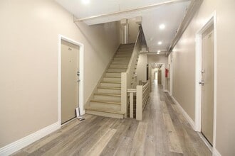 647 W 18th St in Los Angeles, CA - Building Photo - Building Photo