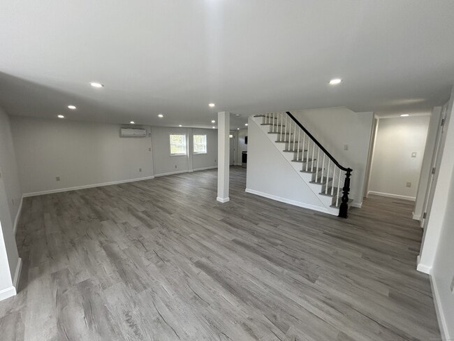 36 Church Ln in East Lyme, CT - Building Photo - Building Photo