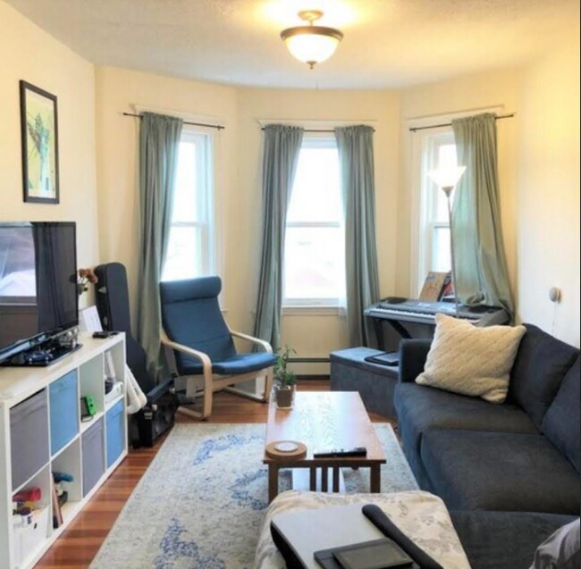 5 Partridge Ave, Unit 2 in Somerville, MA - Building Photo - Building Photo