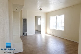 1403 W 53rd St in Los Angeles, CA - Building Photo - Building Photo