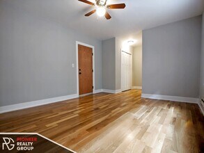 429 W Roscoe St, Unit 603 in Chicago, IL - Building Photo - Building Photo