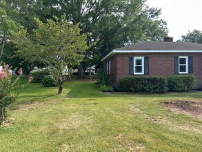 1116 Cornelia Cir in Greenwood, SC - Building Photo - Building Photo