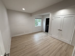 14622 Huston St in Sherman Oaks, CA - Building Photo - Building Photo