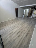 8773 Shadow Wood Blvd in Coral Springs, FL - Building Photo