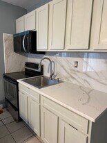 27 Meehan Ave, Unit 1st floor in Philadelphia, PA - Building Photo