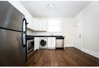 918 Green Bay Rd in Winnetka, IL - Building Photo - Building Photo