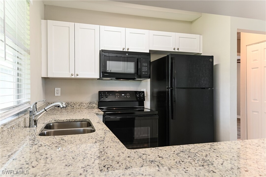 639 NE Juanita Pl in Cape Coral, FL - Building Photo
